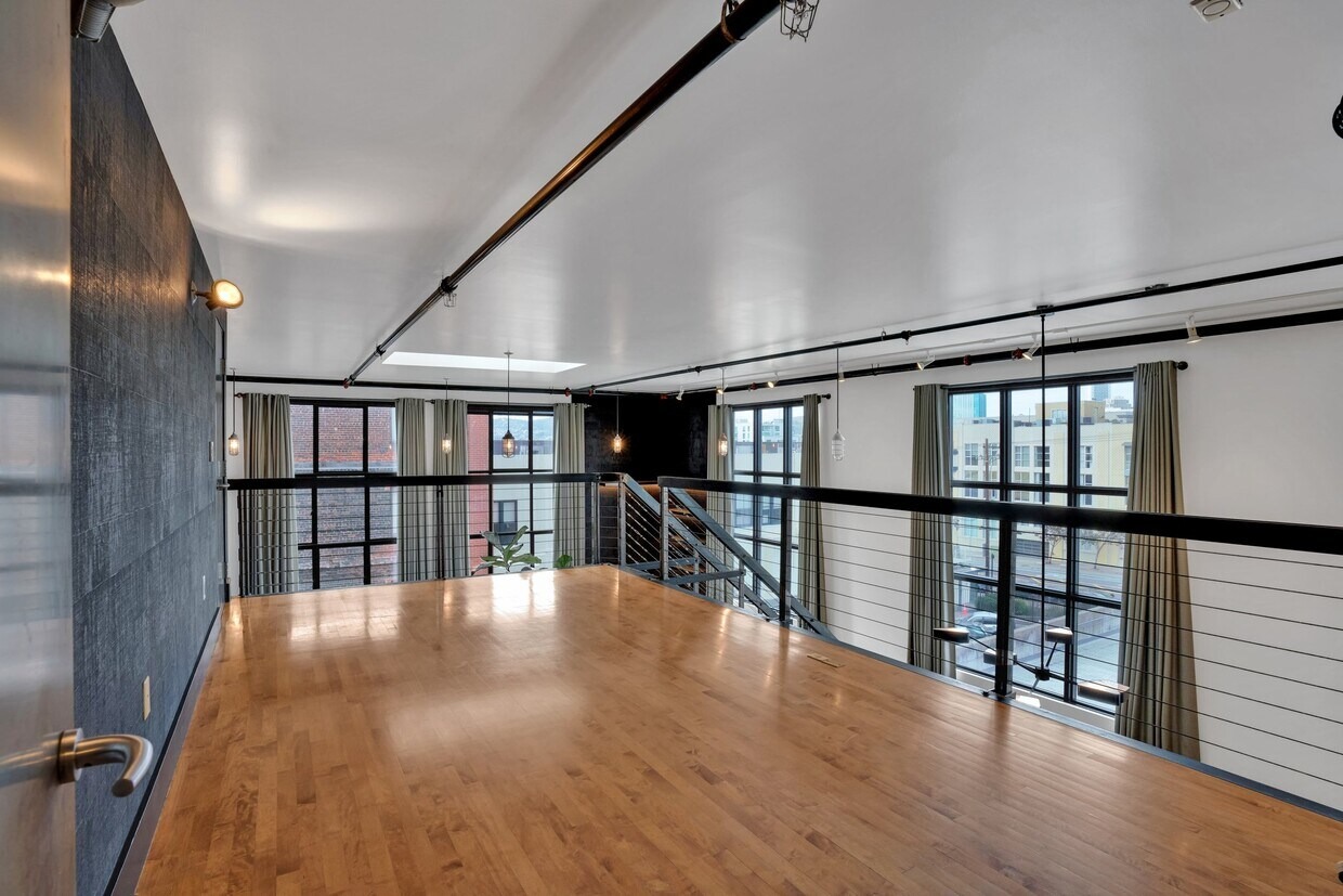 1 Clarence Pl