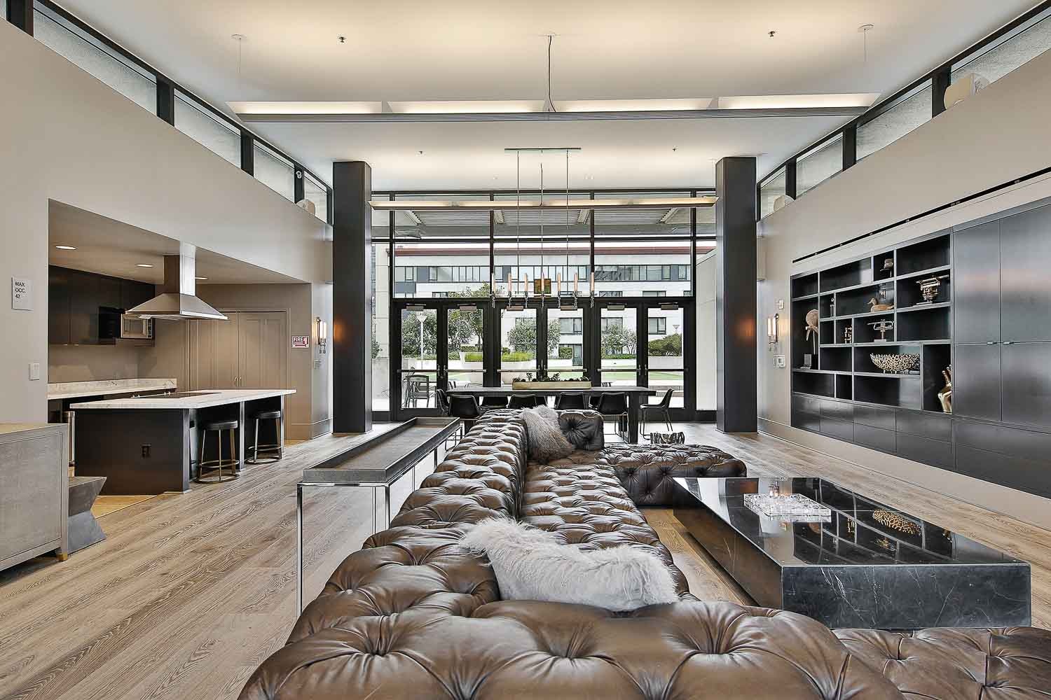 250 King St