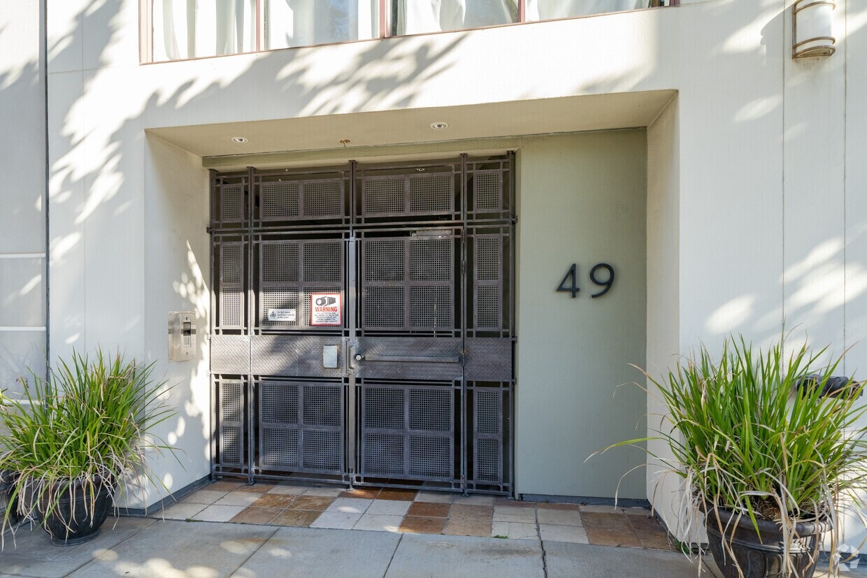 49 Missouri St
