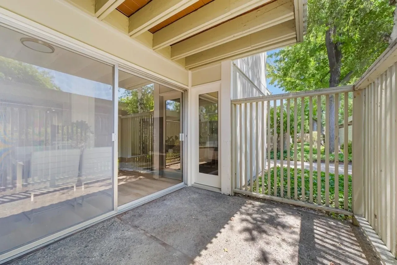 280 Easy Street