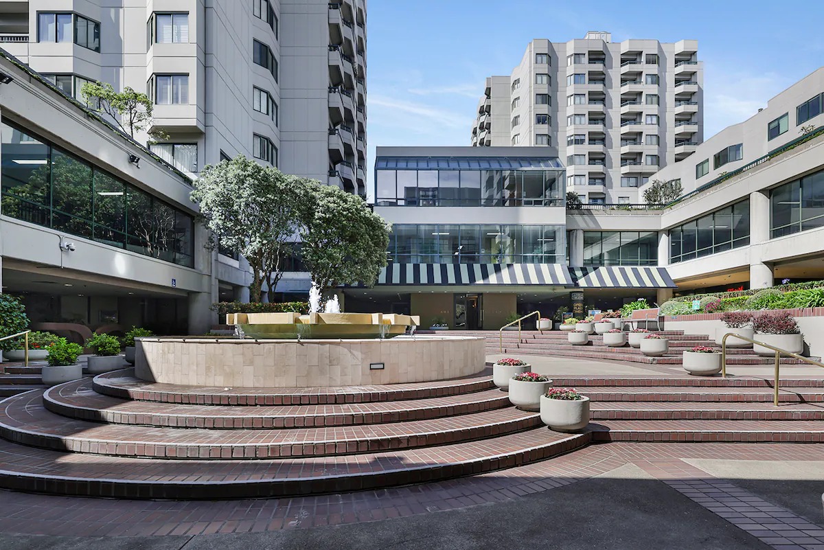 Opera Plaza