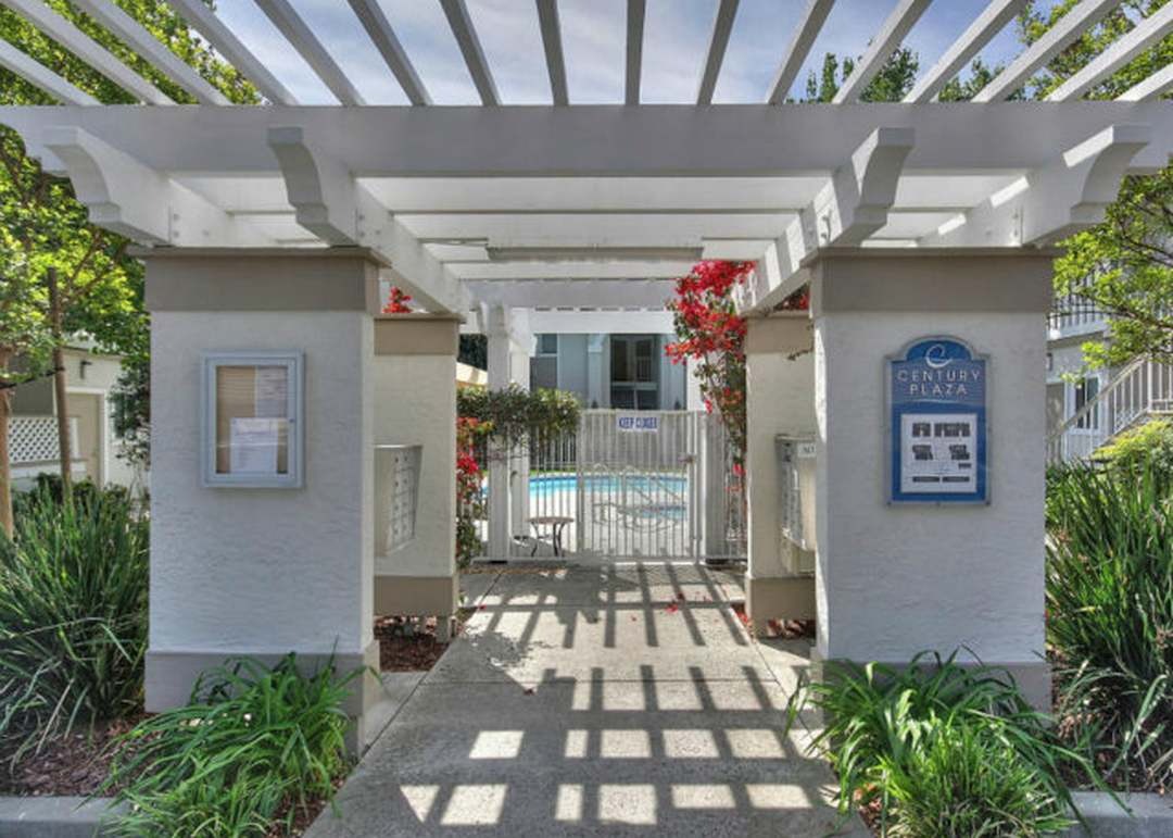 2968 Moorpark Avenue