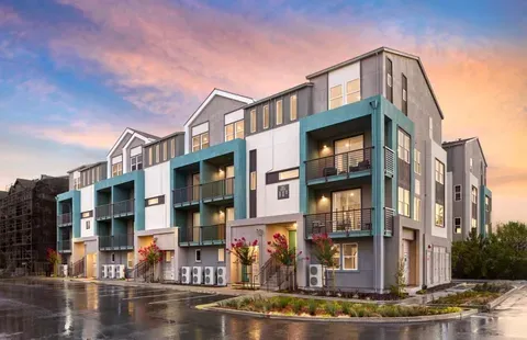 3355–3356 Petunia Court