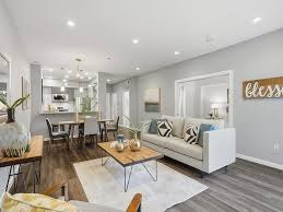 97 East Saint James