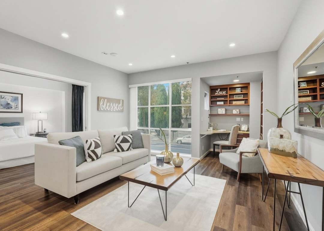 97 East Saint James