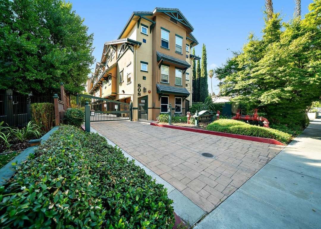 Lenzen Condominiums