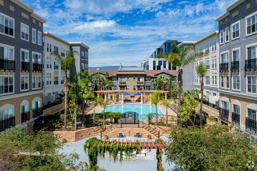 378 Santana Row