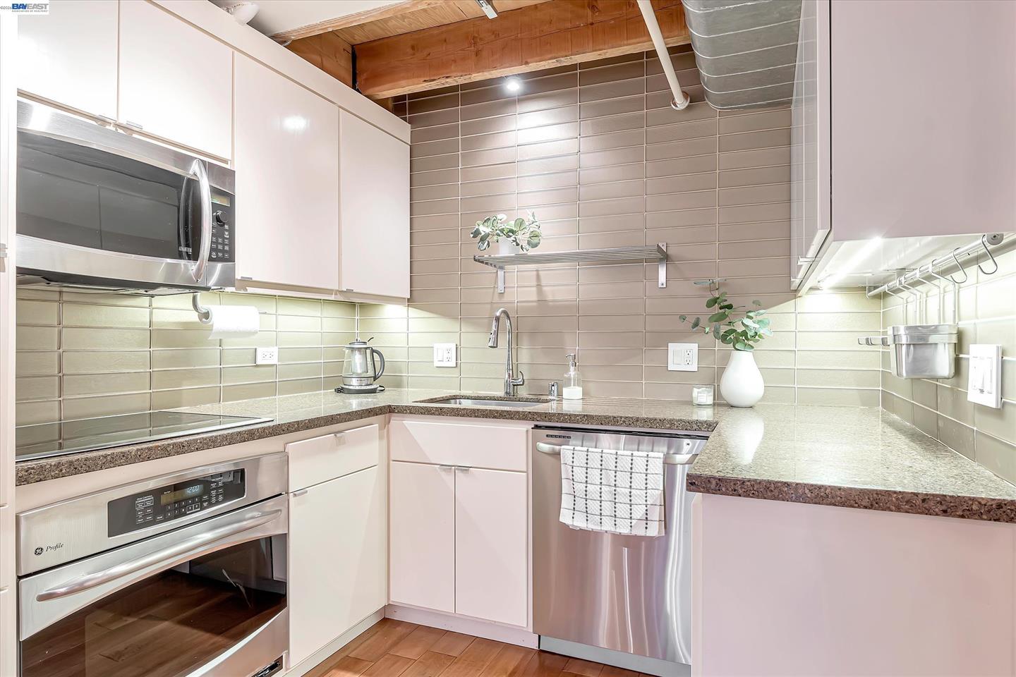650 Delancey St #103 — photo 9