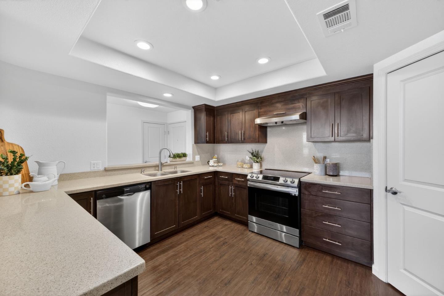 912 Campisi Way #417 — photo 4