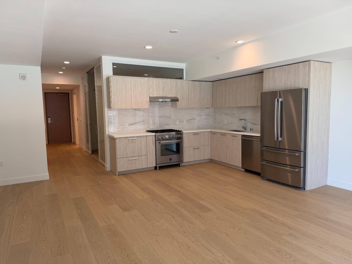 188 W St James Street #10413 — photo 8