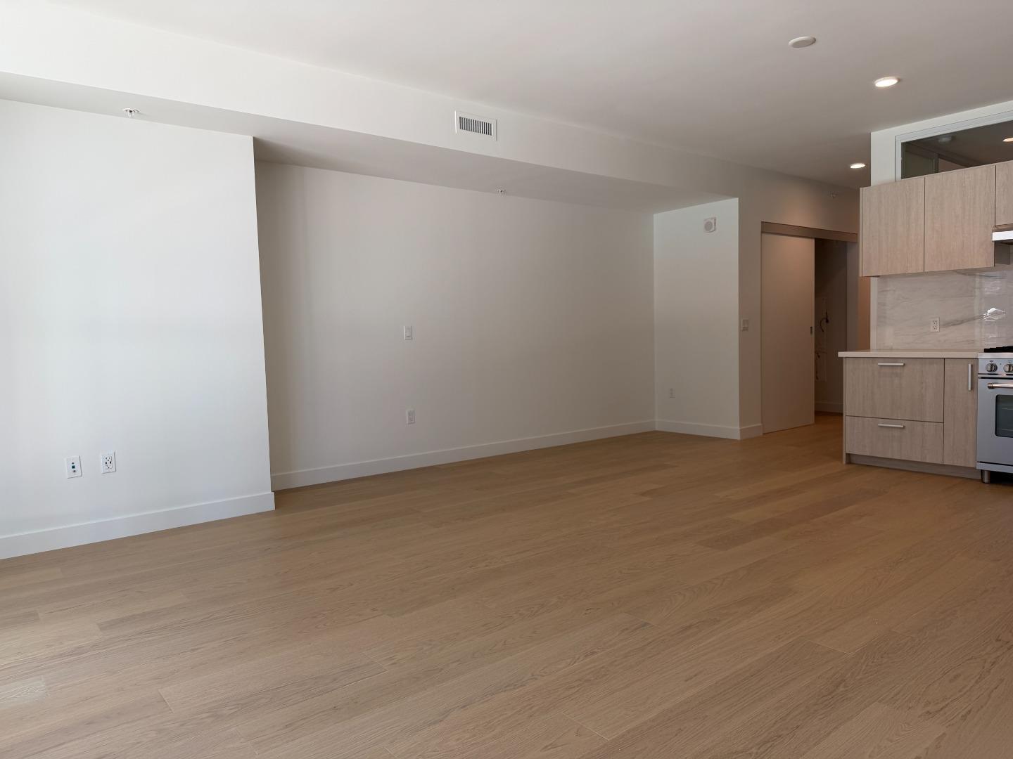 188 W St James Street #10413 — photo 10