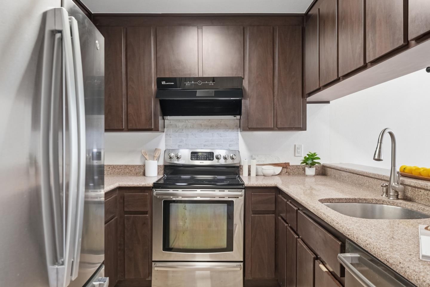 909 Apricot Avenue #C — photo 10