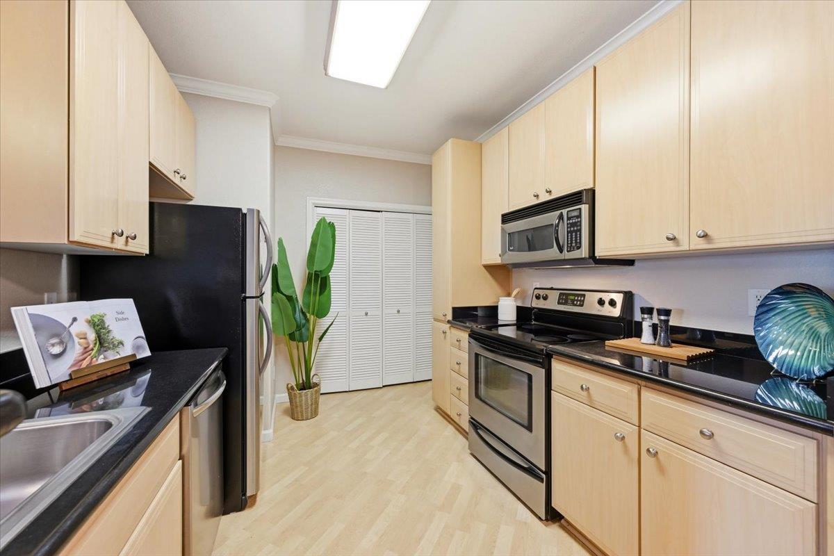 801 S Winchester Boulevard #3302 — photo 15