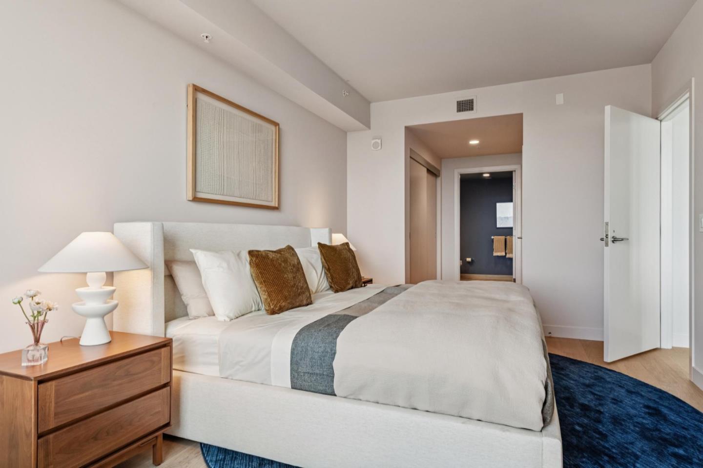 188 W Saint James Street #11801 — photo 3