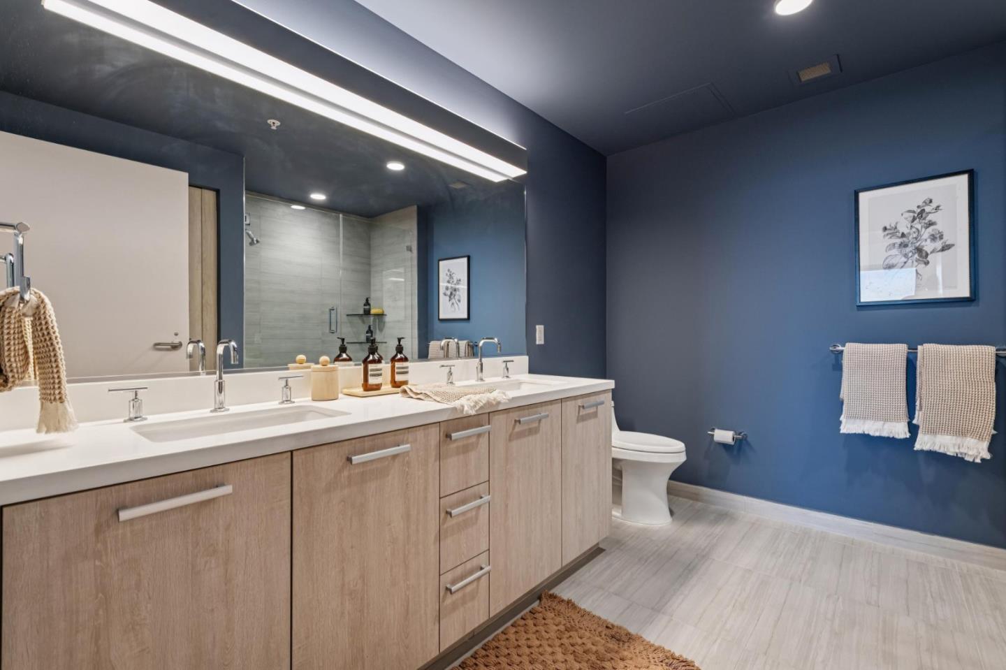 188 W Saint James Street #11801 — photo 4