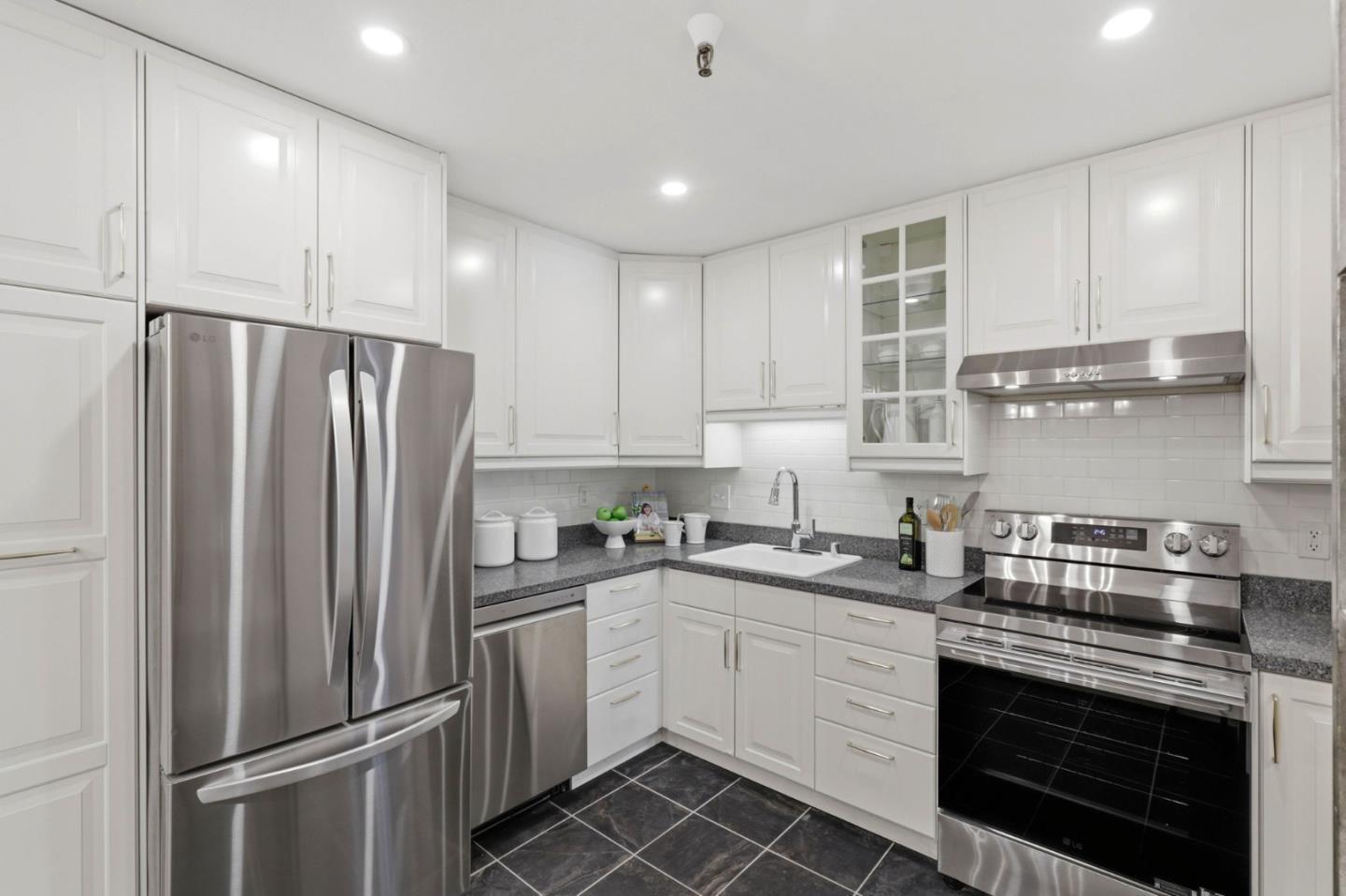 49 Showers Drive #N366 — photo 6