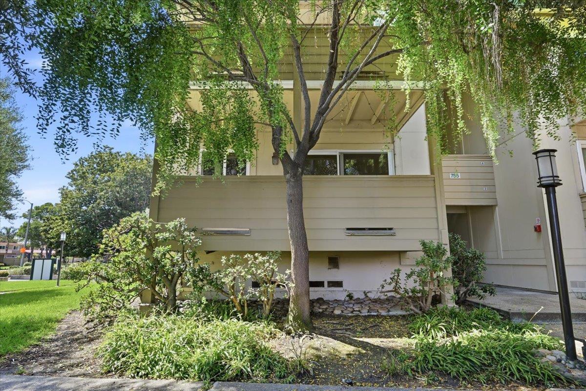 755 N Fair Oaks Avenue #1 — photo 2
