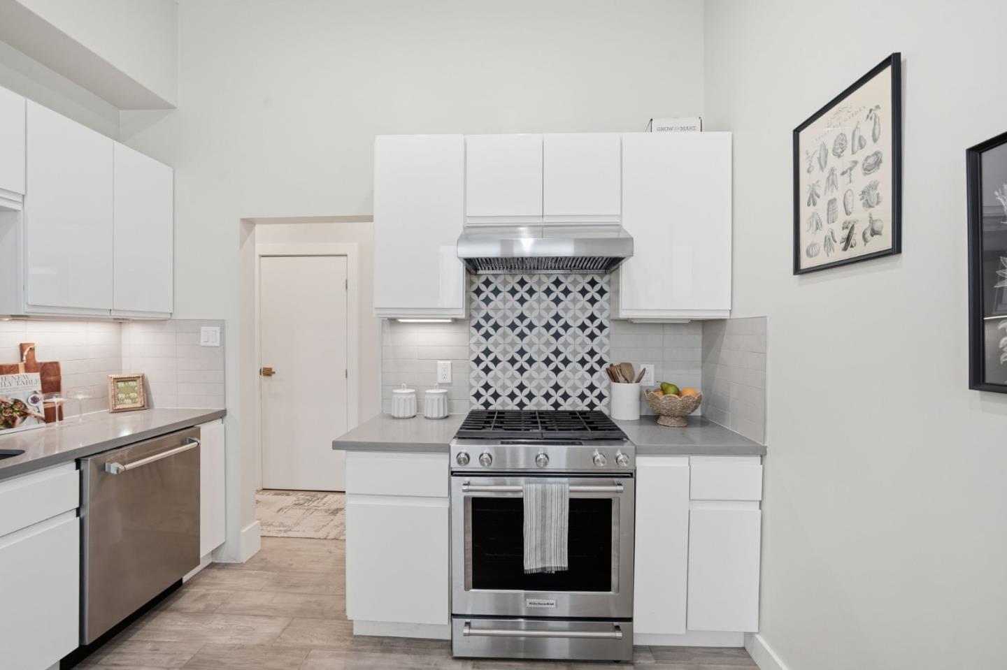 1620 Broadway #5 — photo 7