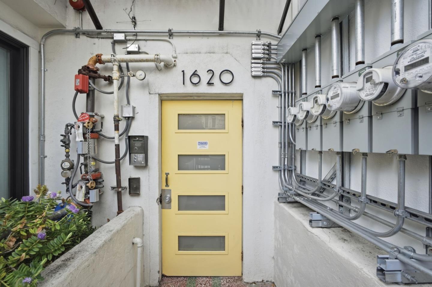 1620 Broadway #5 — photo 32