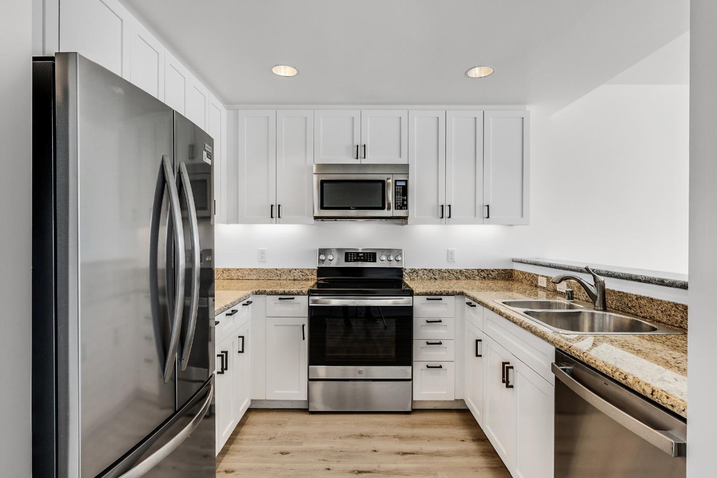250 King Street #1210 — photo 5