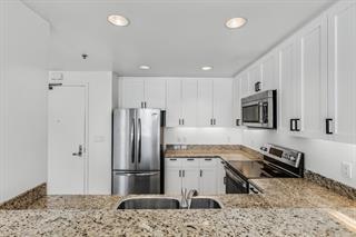 250 King Street #1210 — photo 6