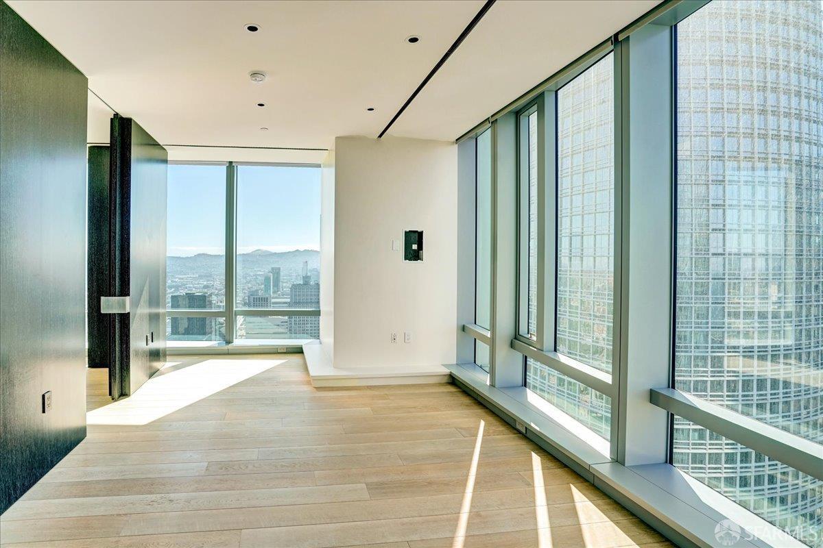 181 Fremont Street #54J — photo 2