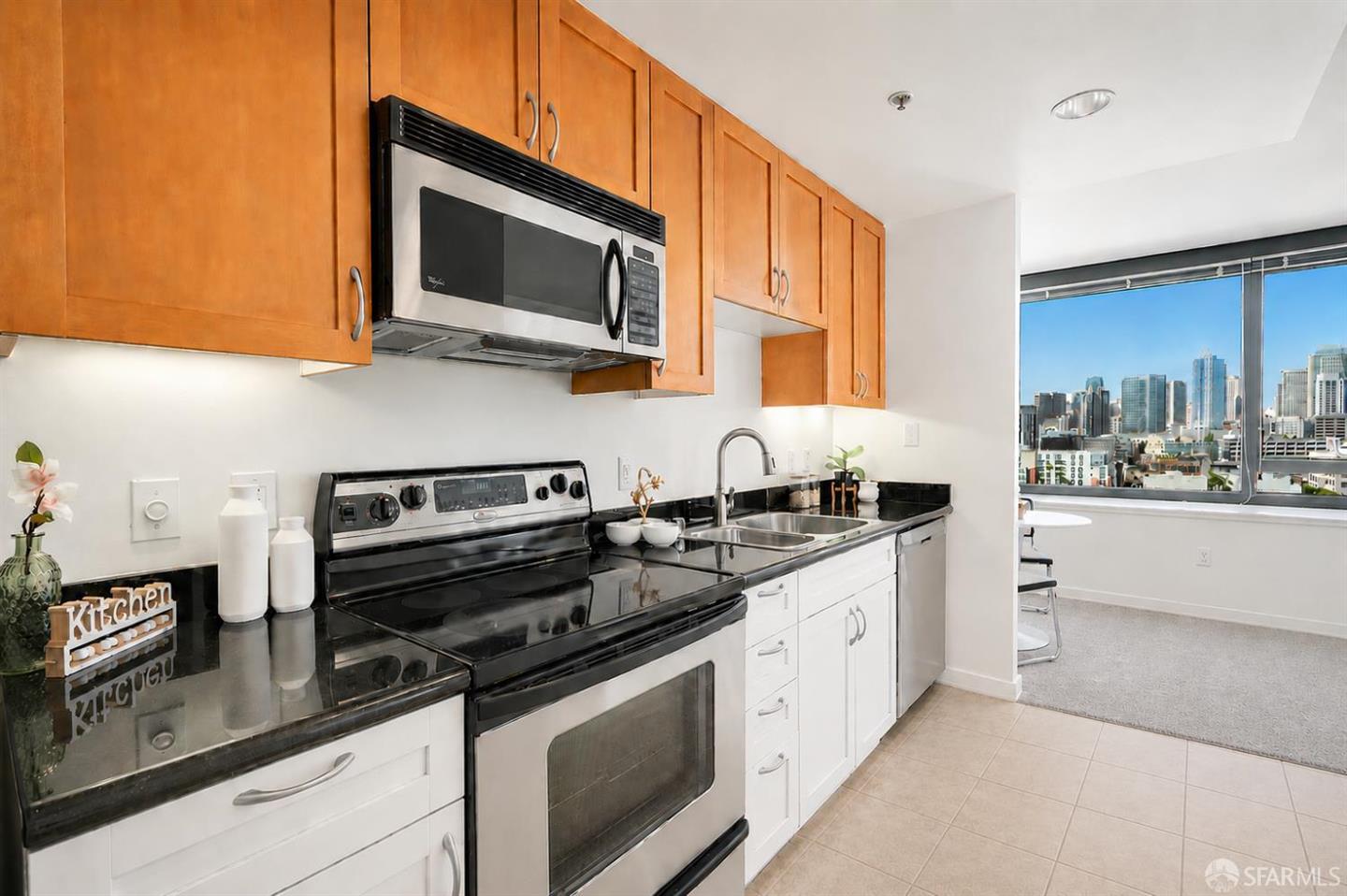 250 King Street #1004 — photo 9