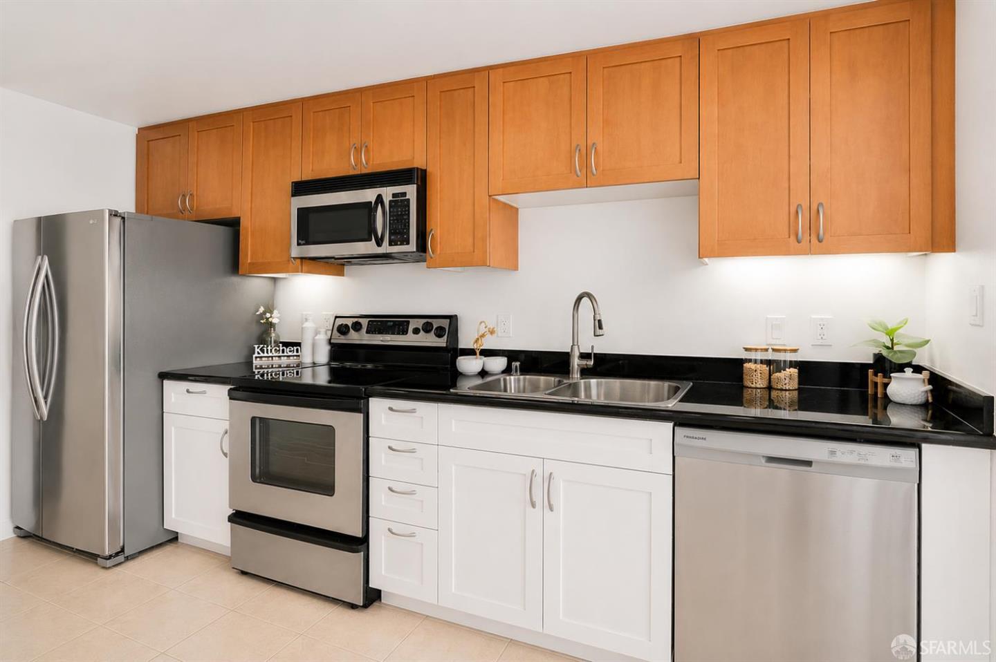 250 King Street #1004 — photo 11