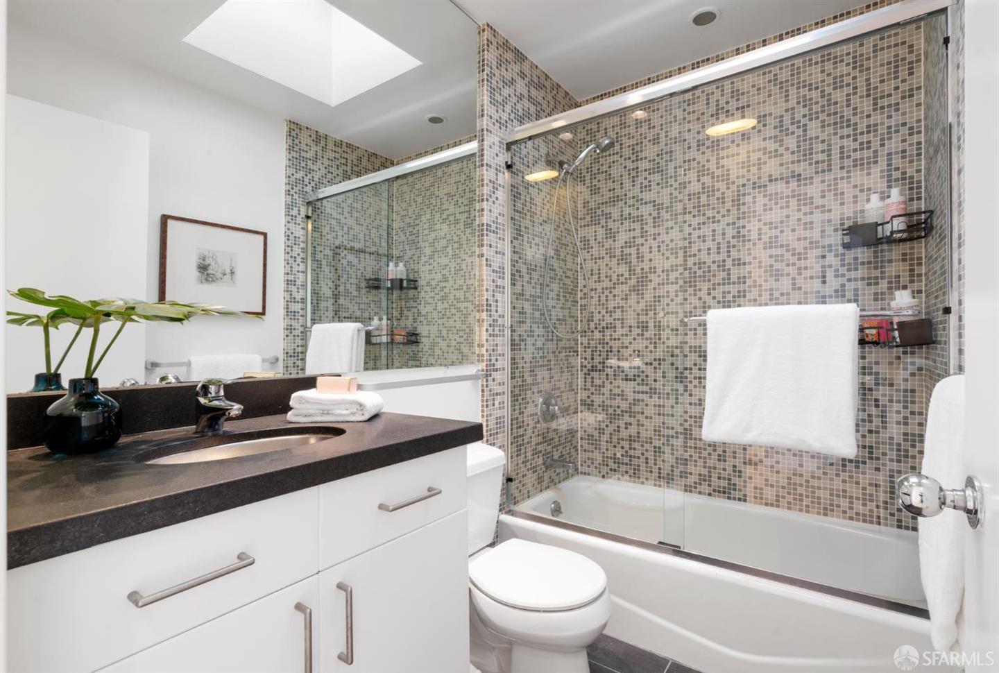 2315 Van Ness Avenue #7 — photo 15
