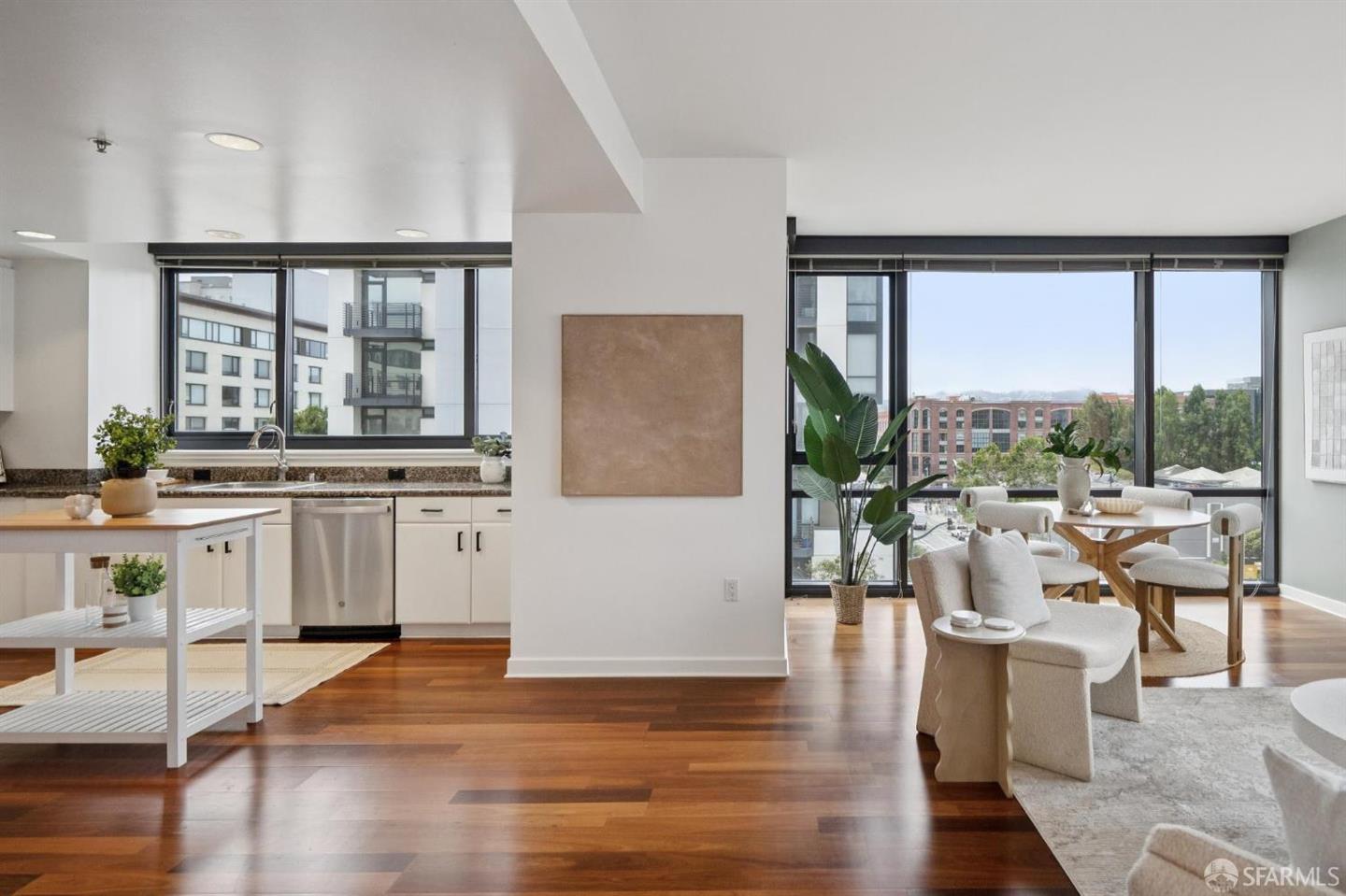 250 King Street #500 — photo 11