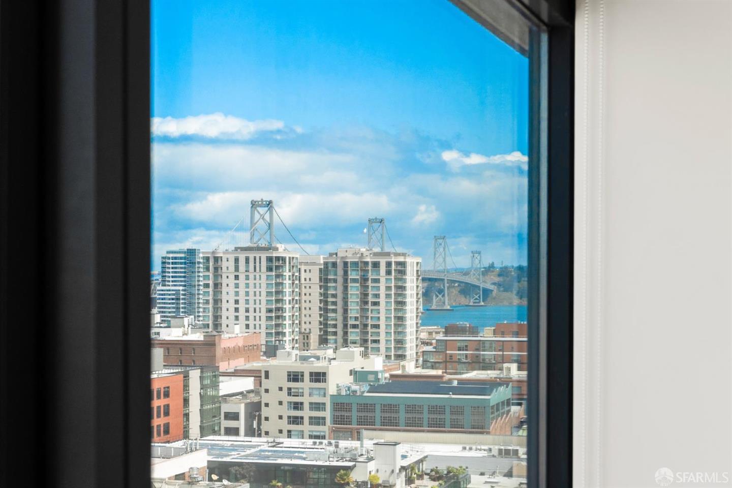 250 King Street #1208 — photo 4
