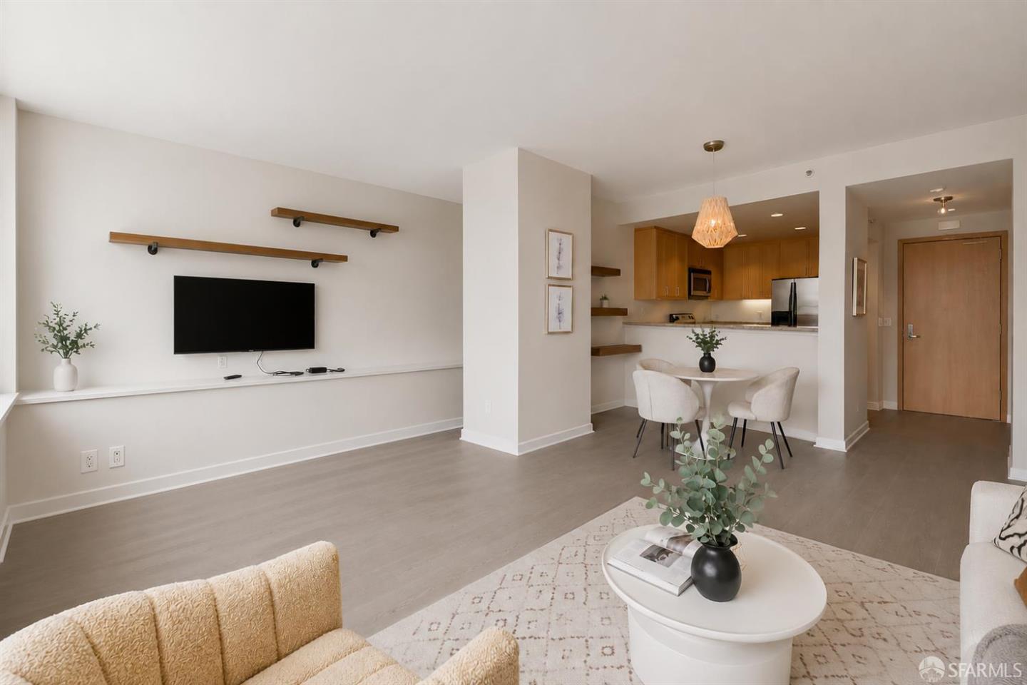 250 King Street #1208 — photo 6