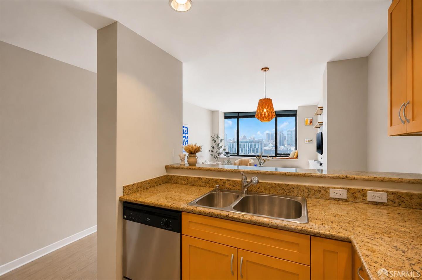 250 King Street #1208 — photo 7