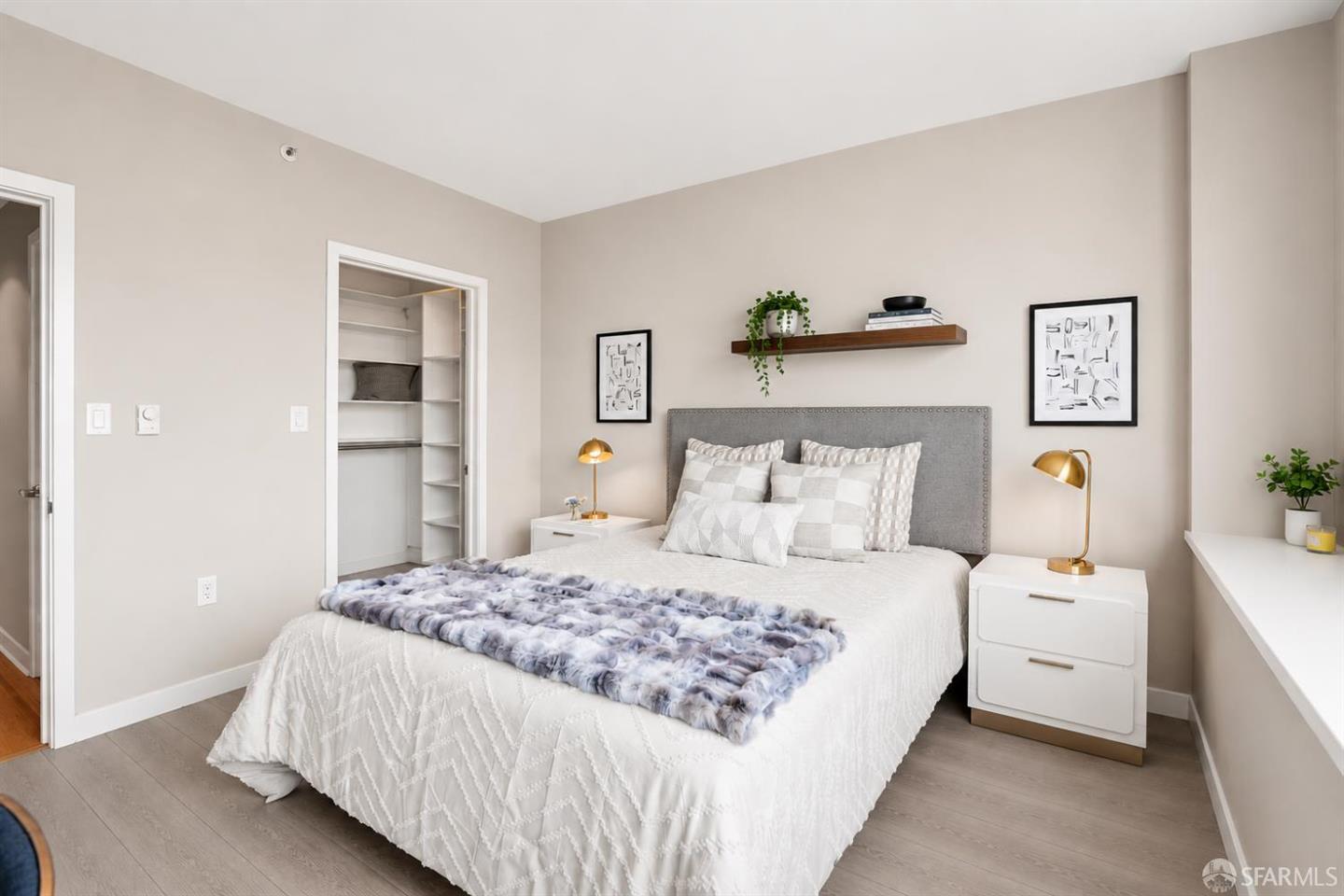 250 King Street #1208 — photo 14