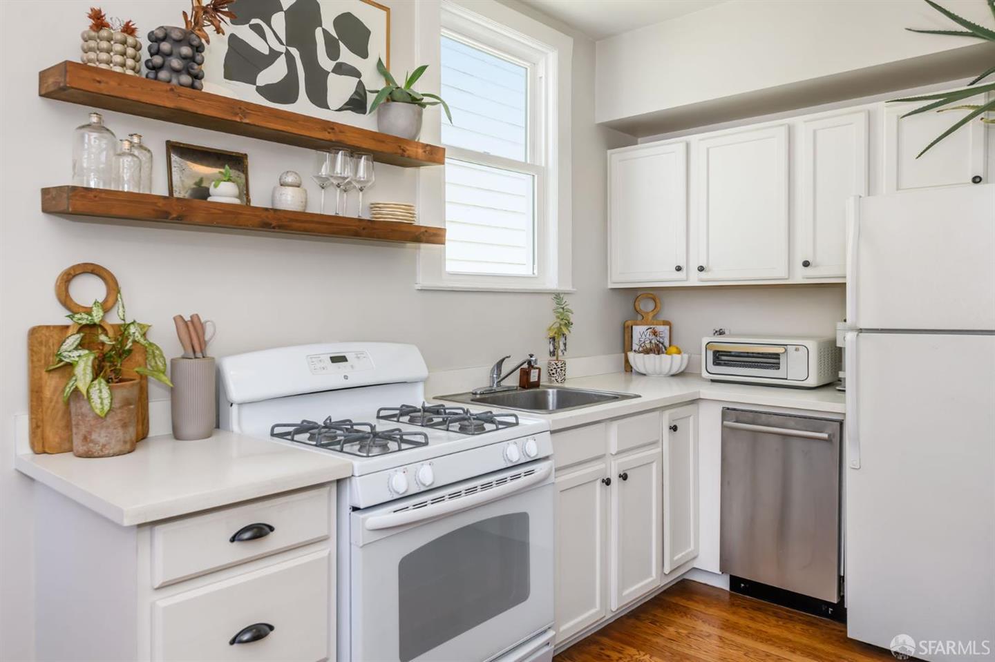 1905 Laguna Street #306 — photo 10