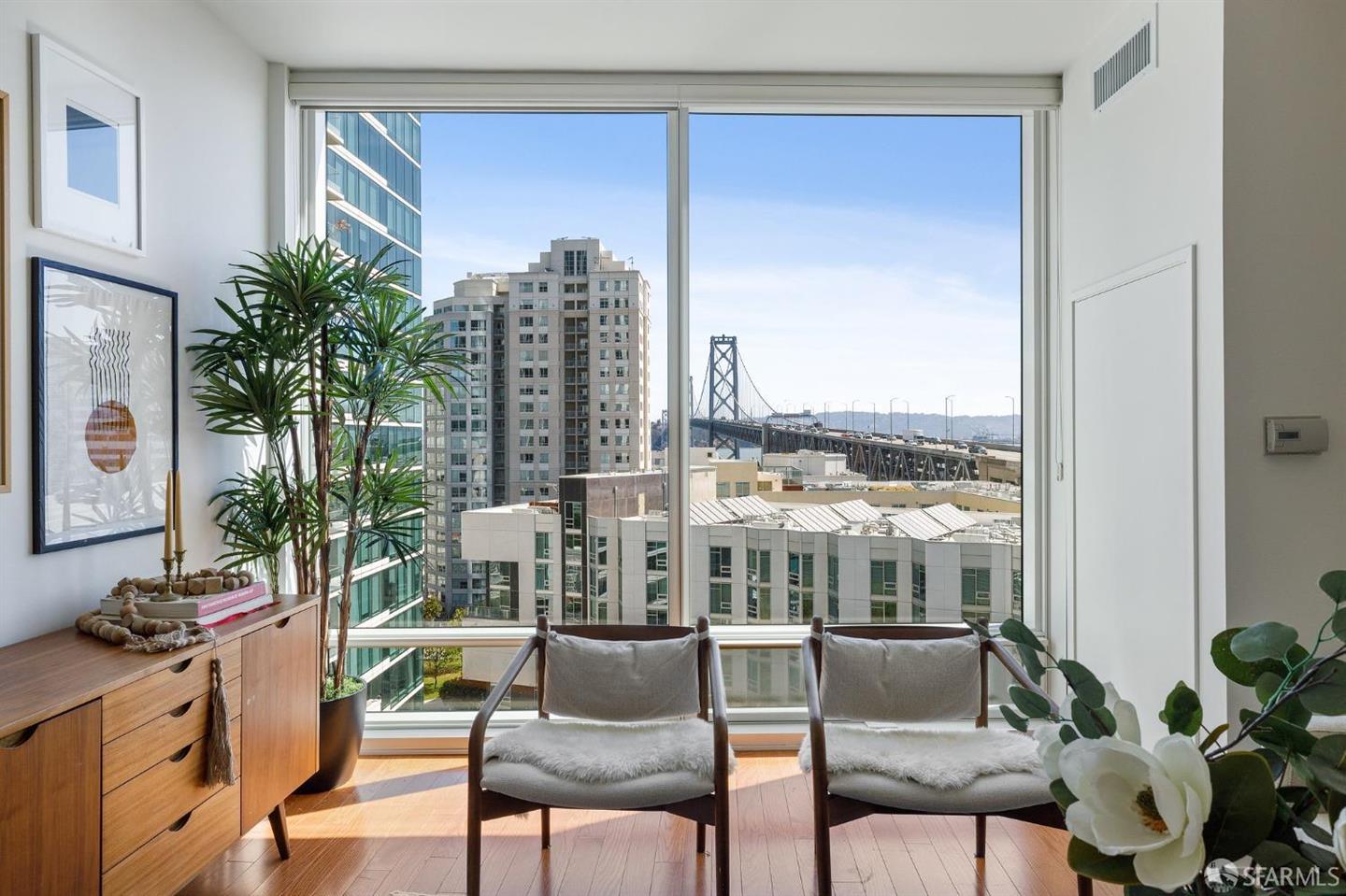 425 1st Street #1008