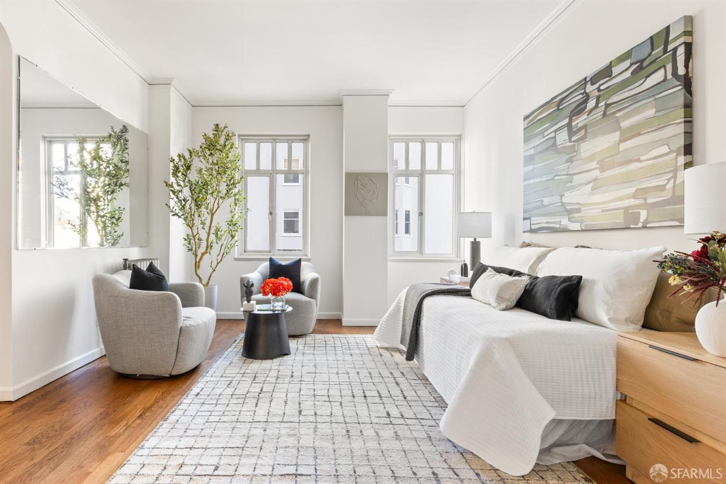 1101 Green Street #204